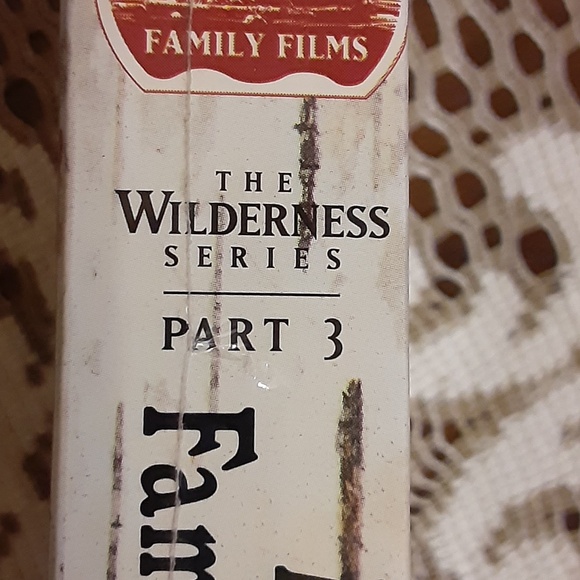 Mountain Family Robinson Part 3 VHS - Picture 8 of 8